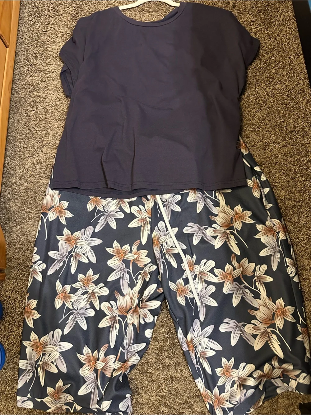 Women’s Floral Navy and Cream Pull-On Shorts
